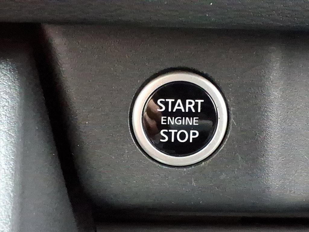 Used 2023 Nissan Rogue SV image 27