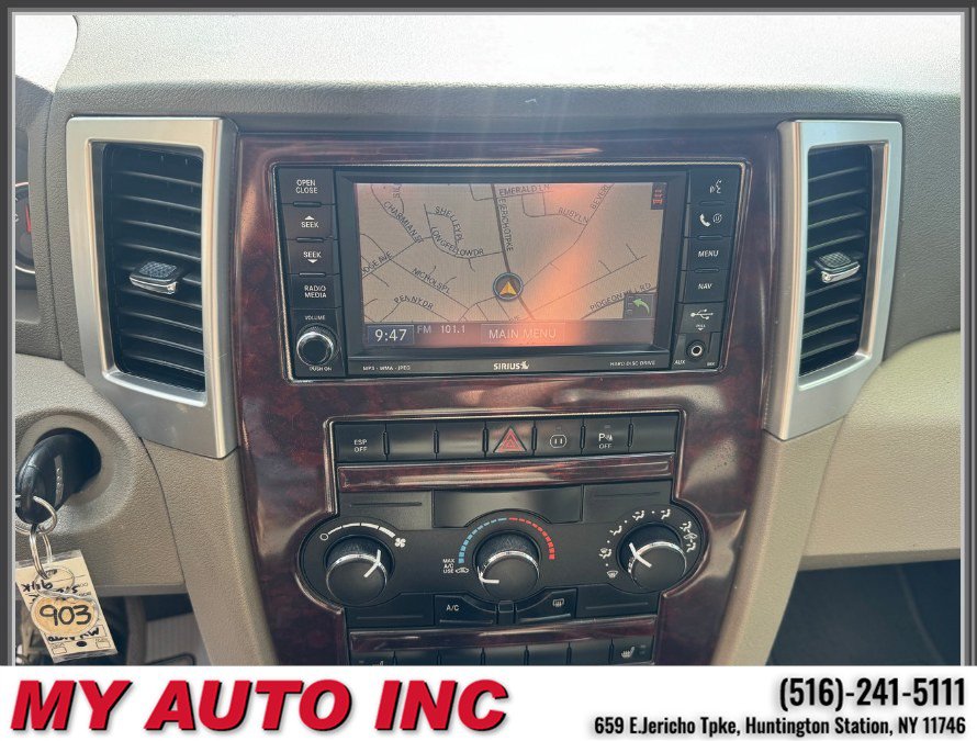 Used 2009 Jeep Grand Cherokee Laredo AWD/4WD image 16