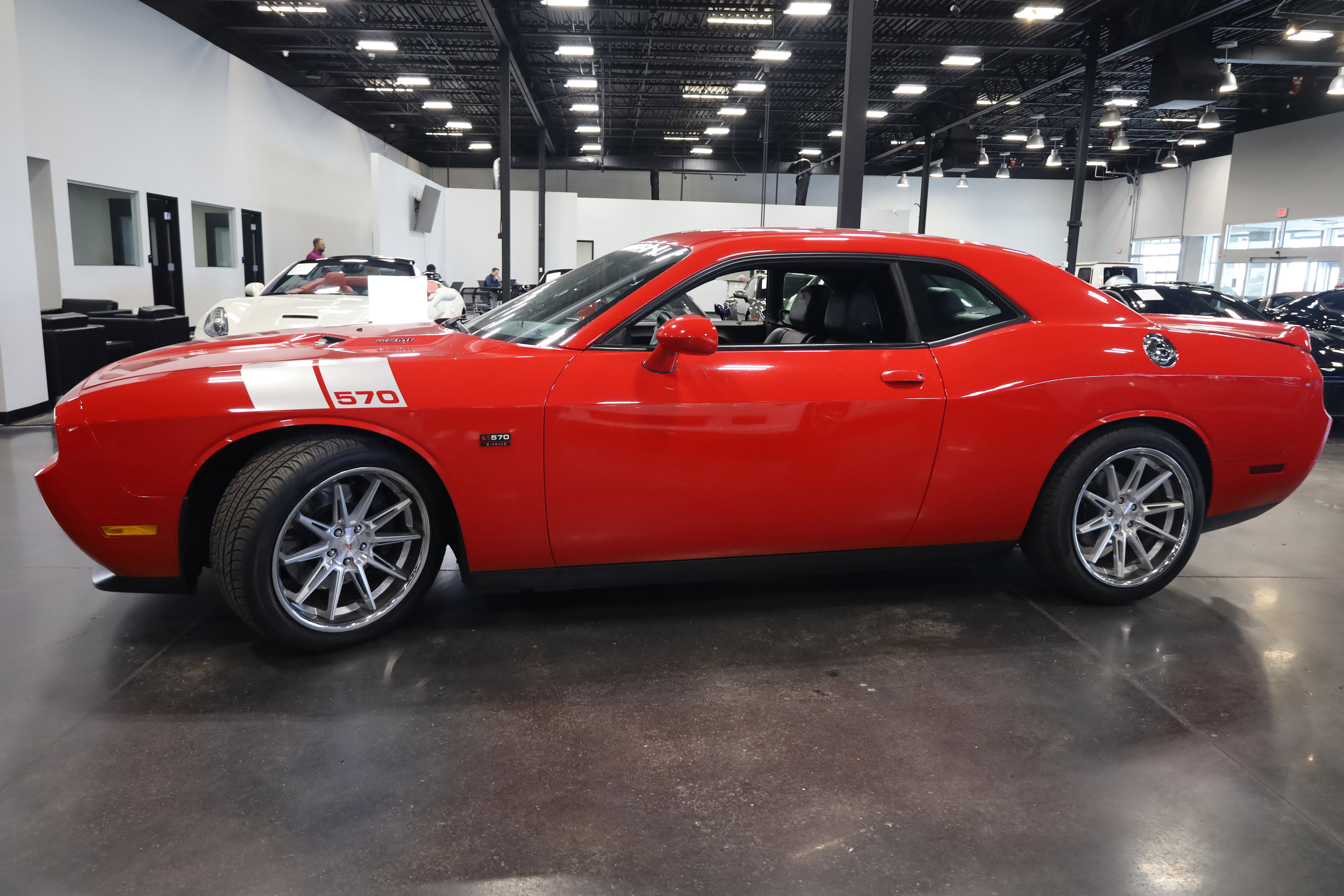Used 2014 Dodge Challenger R/T Plus image 9