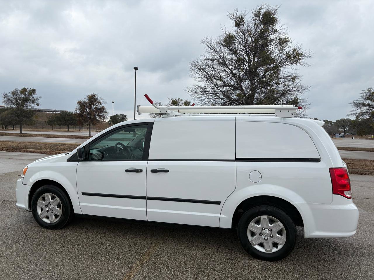 Used 2013 RAM C/V Tradesman image 3