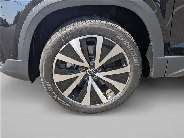 Used 2022 Volkswagen Taos SE FWD image 23