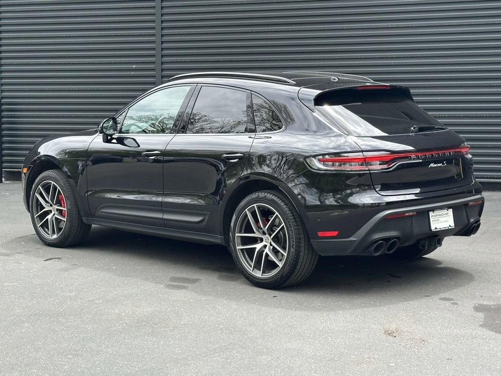 Certified 2022 Porsche Macan S AWD/4WD image 3