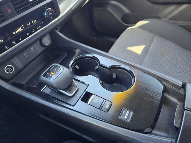 Used 2023 Nissan Rogue SV FWD image 29