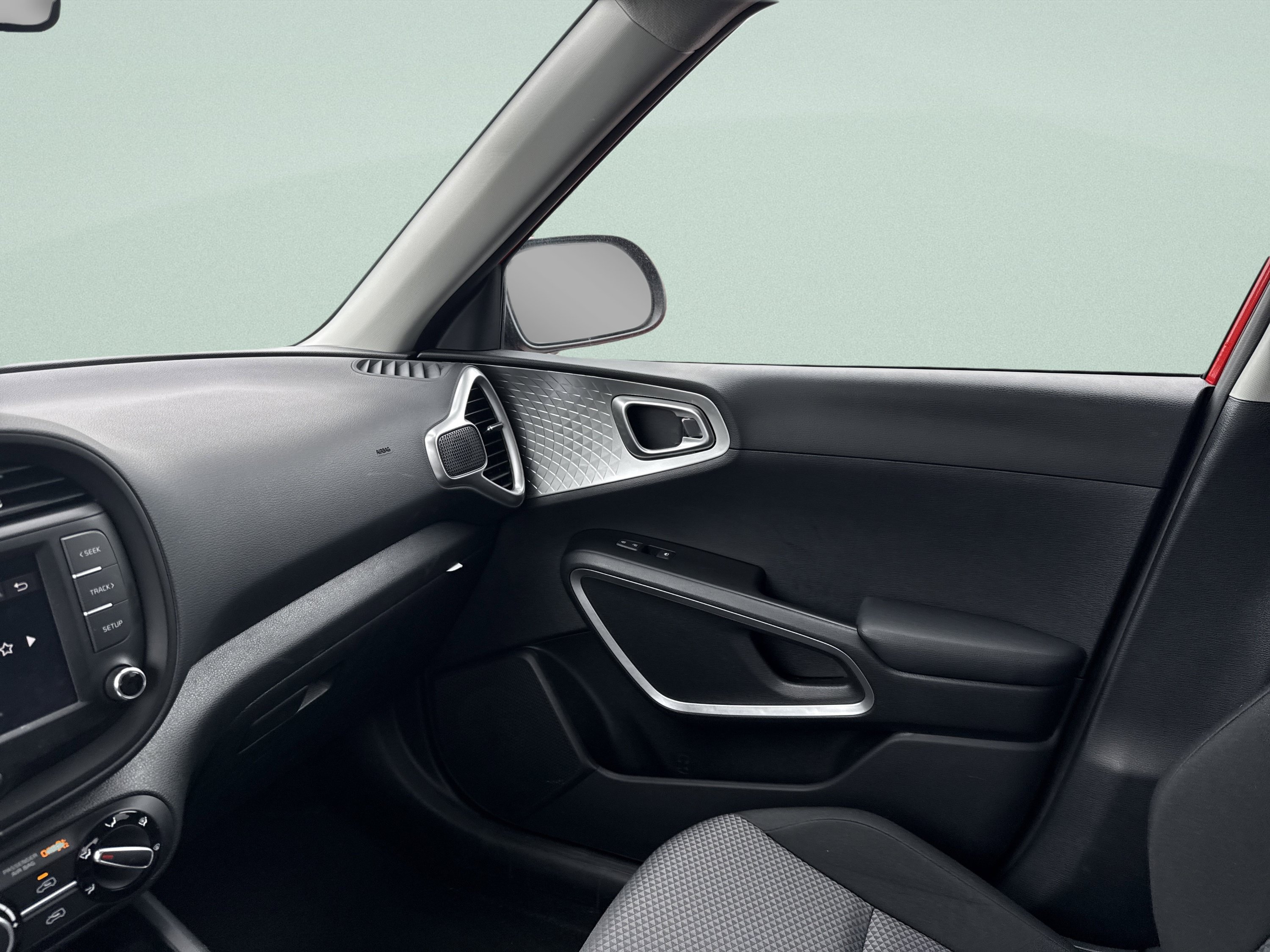 Used 2025 Kia Soul LX w/ LX Technology Package FWD image 19