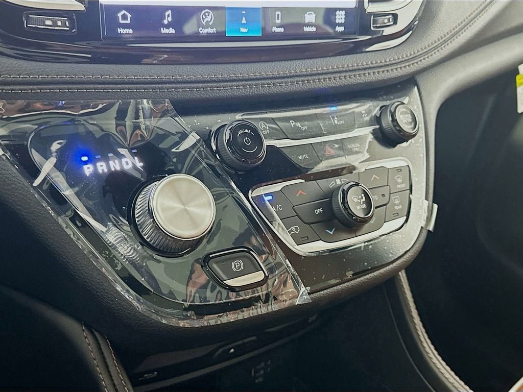New 2026 Chrysler Pacifica Pinnacle image 12