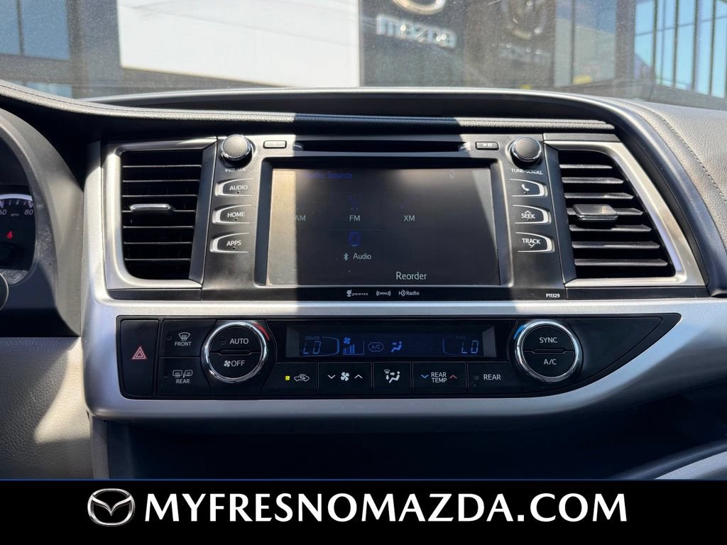 Used 2018 Toyota Highlander Plus w/ Preferred Accessory Package AWD/4WD image 26