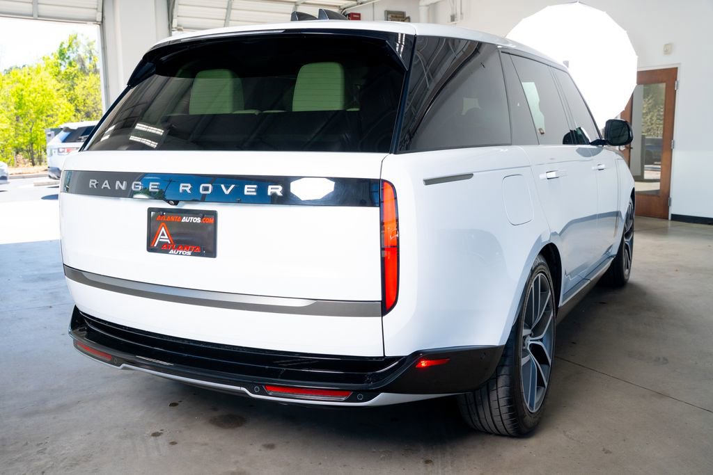 Used 2024 Land Rover Range Rover Long Wheelbase SE image 25