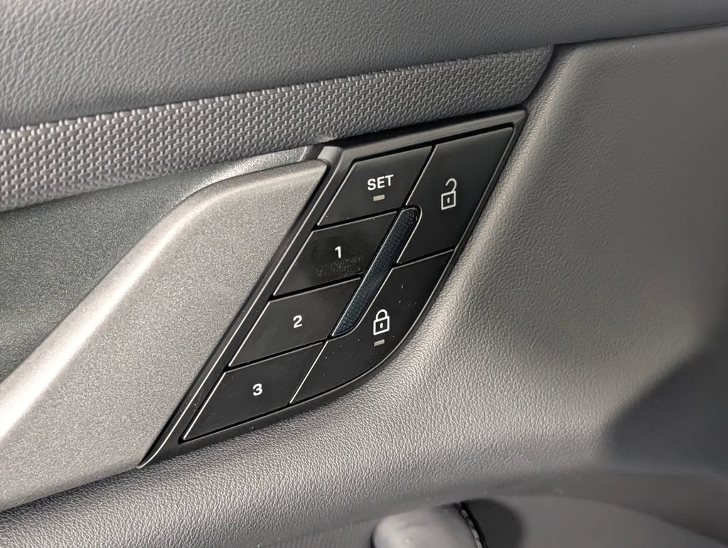 New 2026 Porsche Taycan 4S AWD/4WD image 27