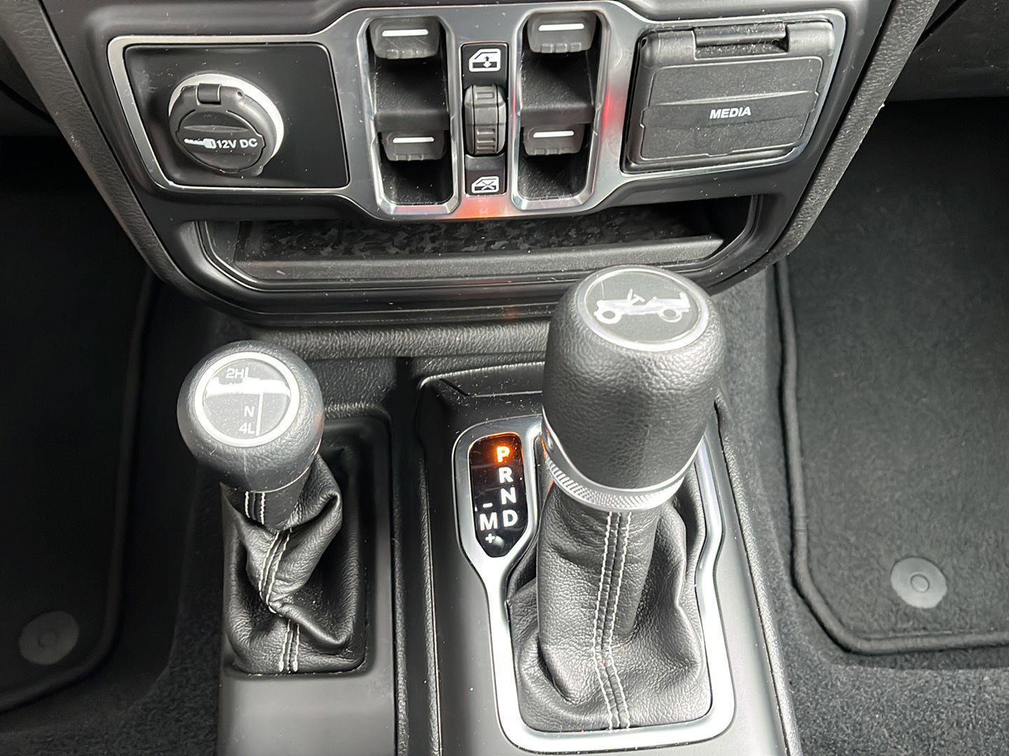 Used 2019 Jeep Wrangler Unlimited Sahara image 29