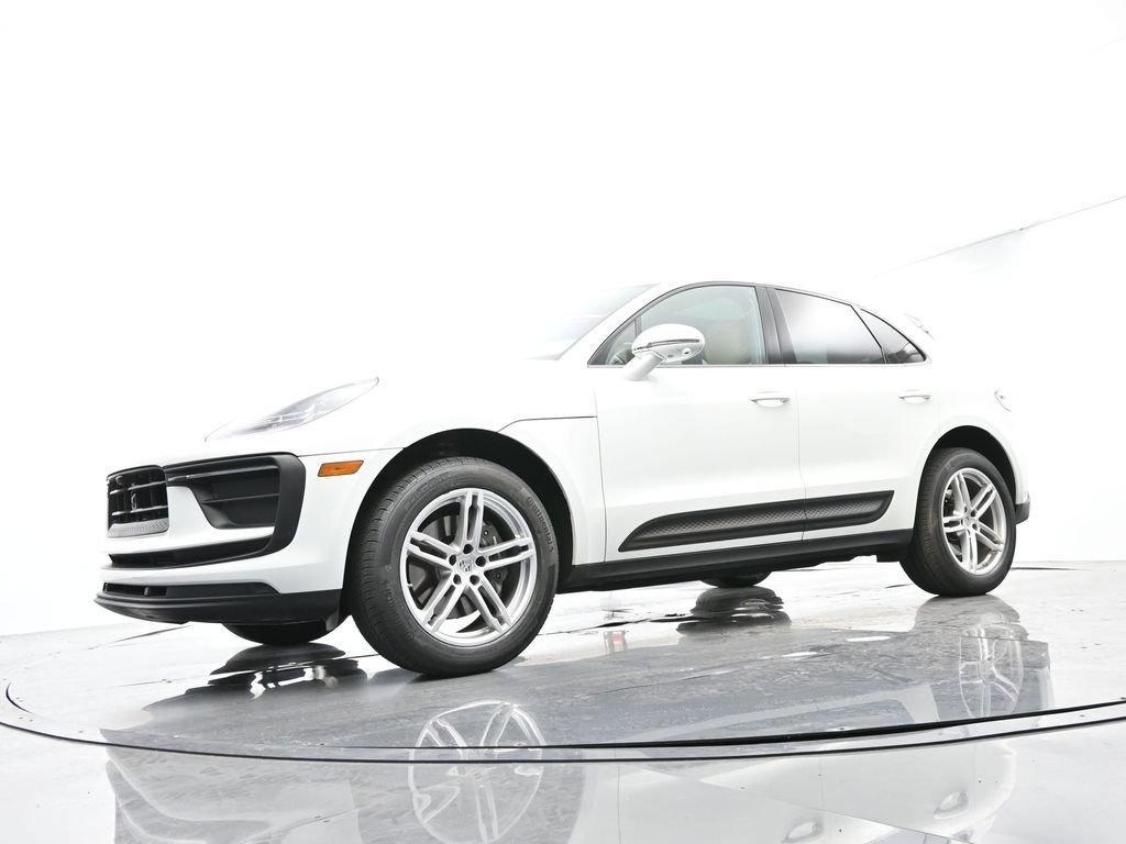 Certified 2023 Porsche Macan AWD/4WD image 45