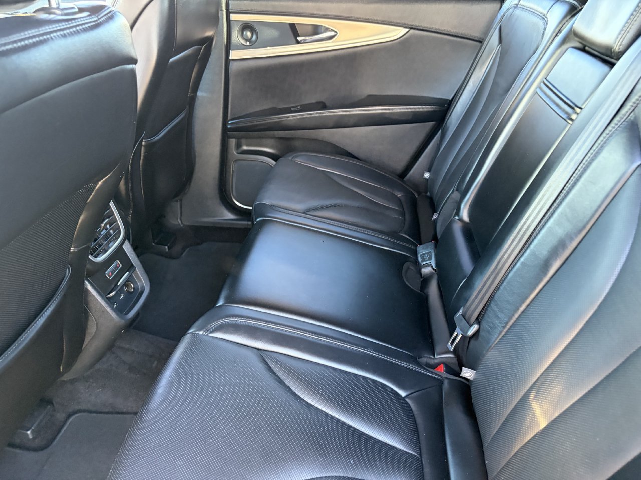 Used 2017 Lincoln MKX Reserve w/ Lincoln MKX Climate Package AWD/4WD image 14