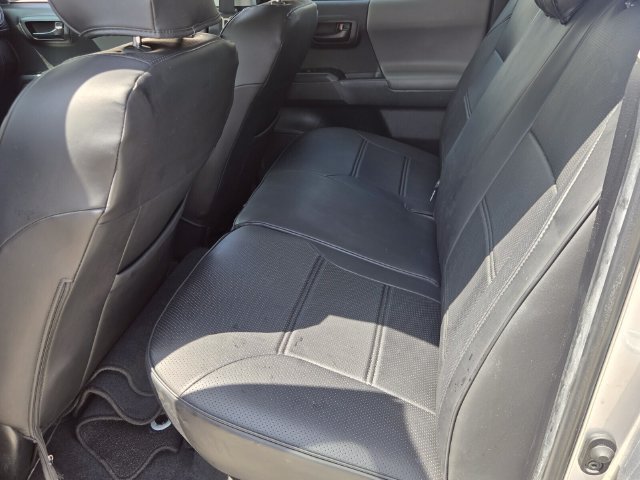 Used 2022 Toyota Tacoma SR w/ SR Convenience Package RWD image 11