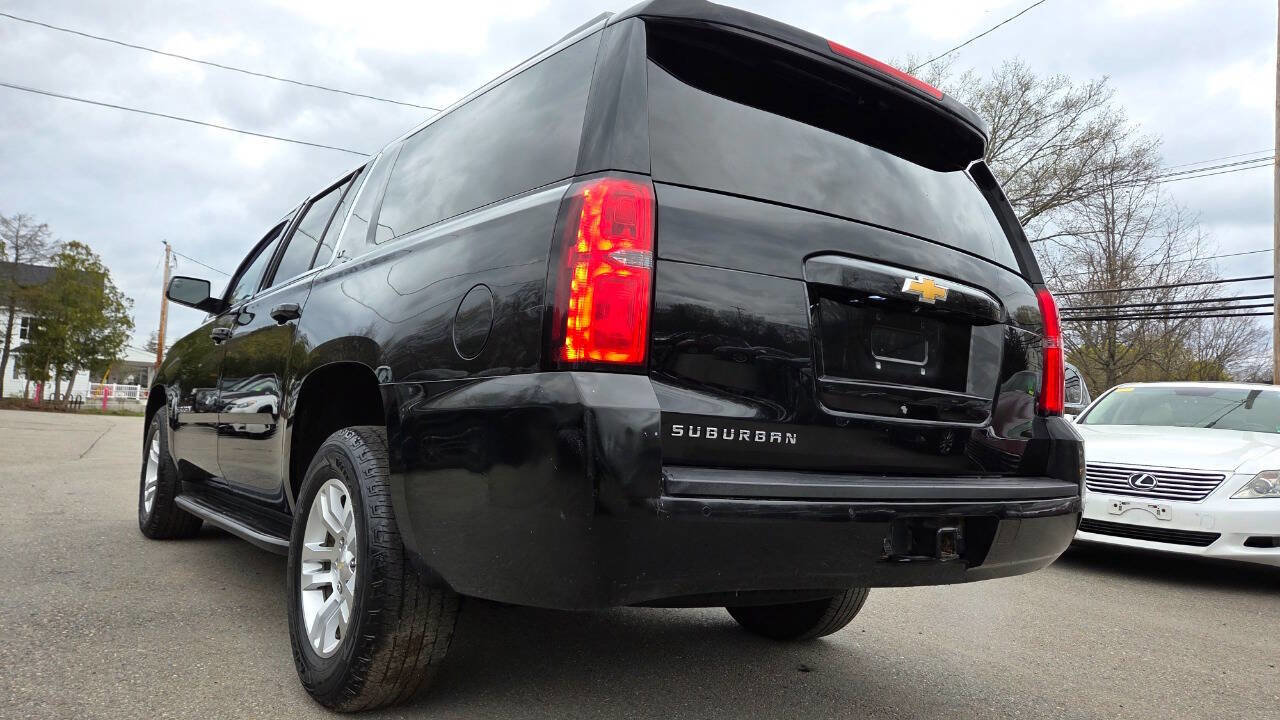 Used 2019 Chevrolet Suburban LT AWD/4WD image 11