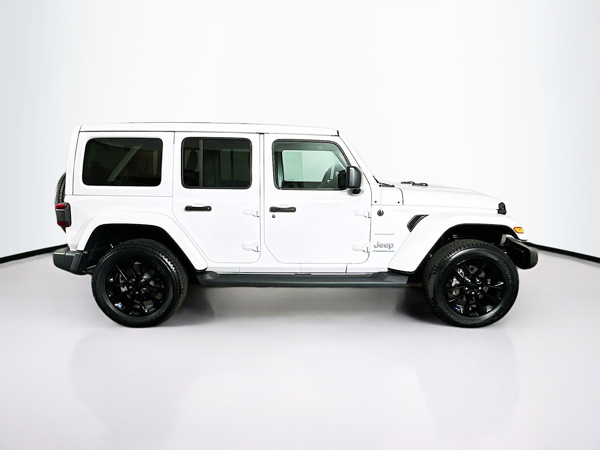 Used 2023 Jeep Wrangler Sahara w/ Cold Weather Group image 10