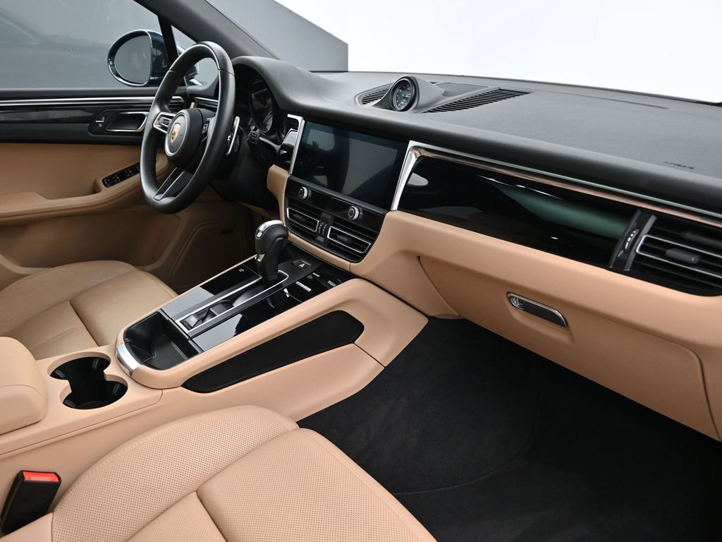 Certified 2022 Porsche Macan S image 14