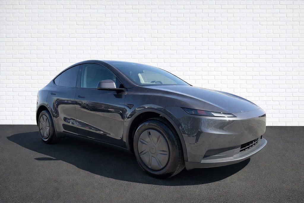 Used 2026 Tesla Model Y 2WD image 3
