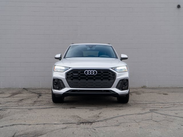 Certified 2025 Audi Q5 2.0T Premium w/ Convenience Plus Package image 10