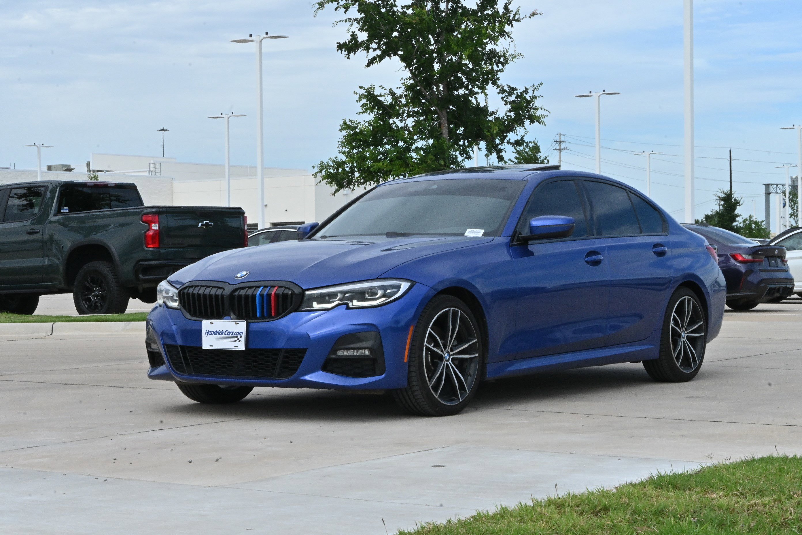 Used 2020 BMW 330i xDrive Sedan w/ M Sport Package AWD/4WD image 8