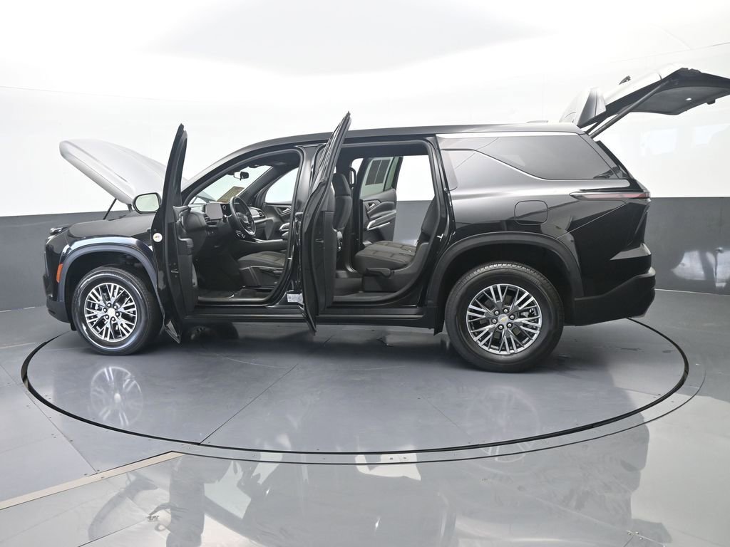 Used 2024 Chevrolet Traverse LS image 81