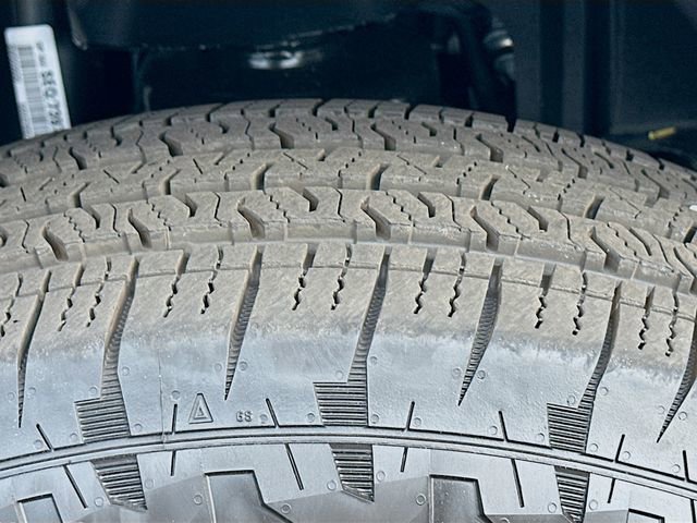 Used 2025 Jeep Wrangler Sport image 31