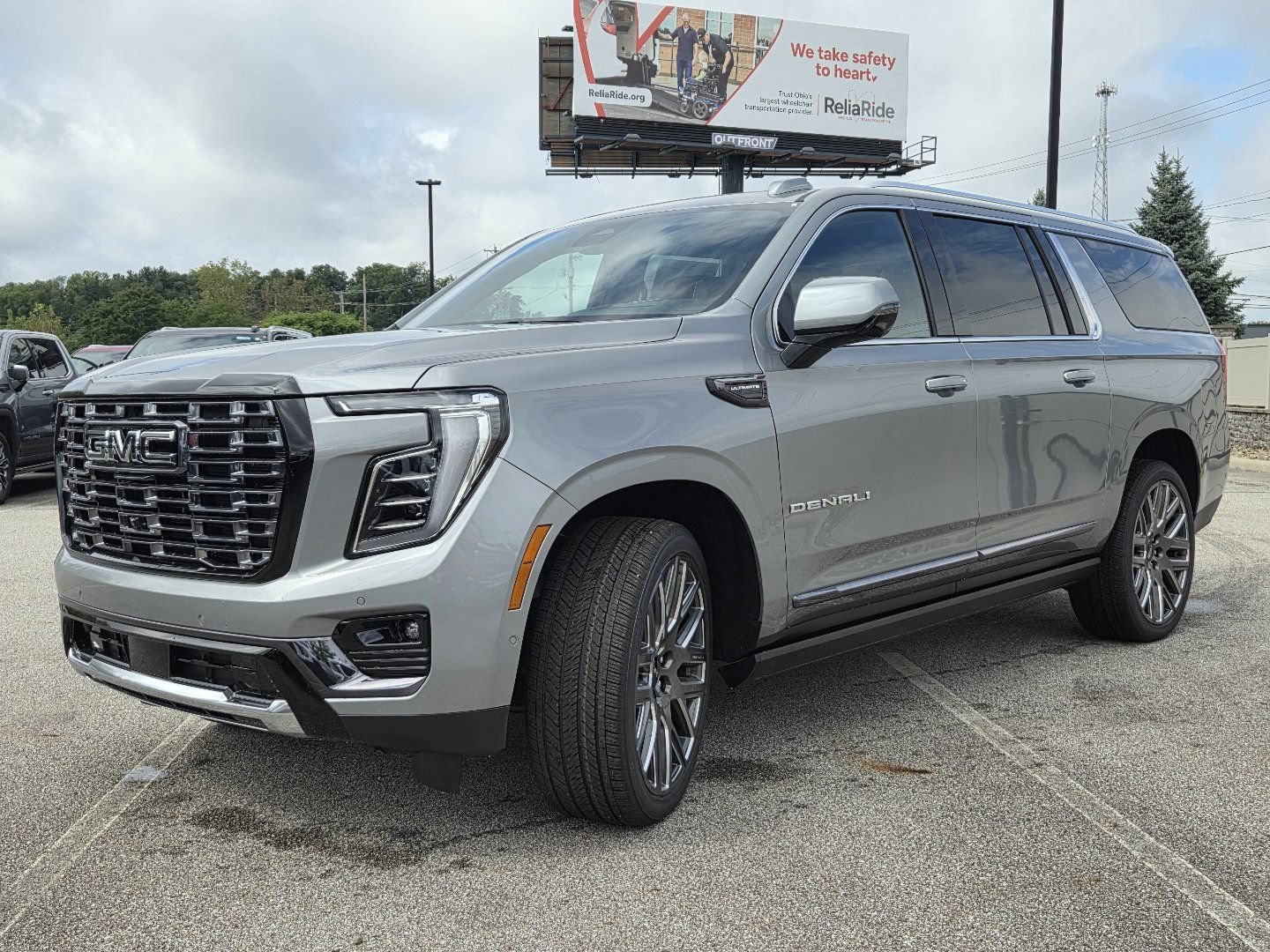New 2026 GMC Yukon XL Denali Ultimate w/ LPO, Floor Liner Package AWD/4WD image 16