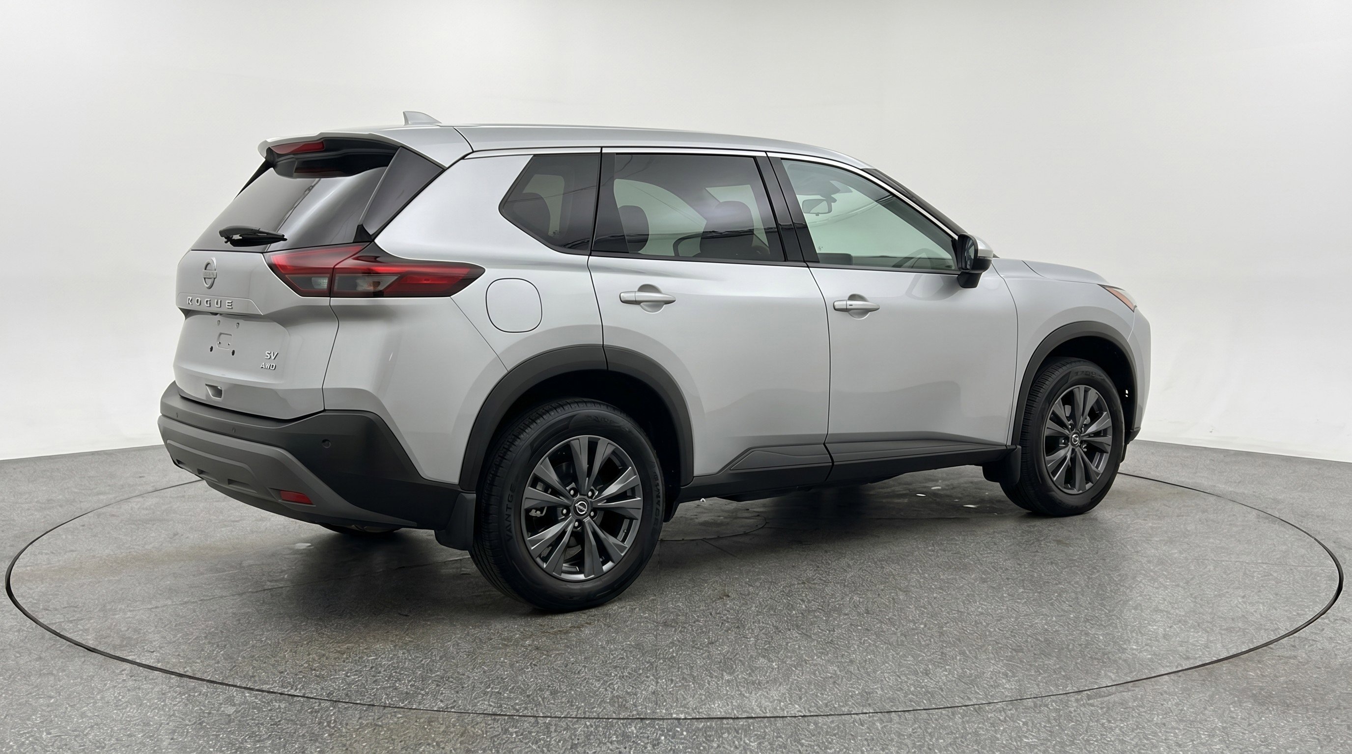 Used 2023 Nissan Rogue SV FWD image 9