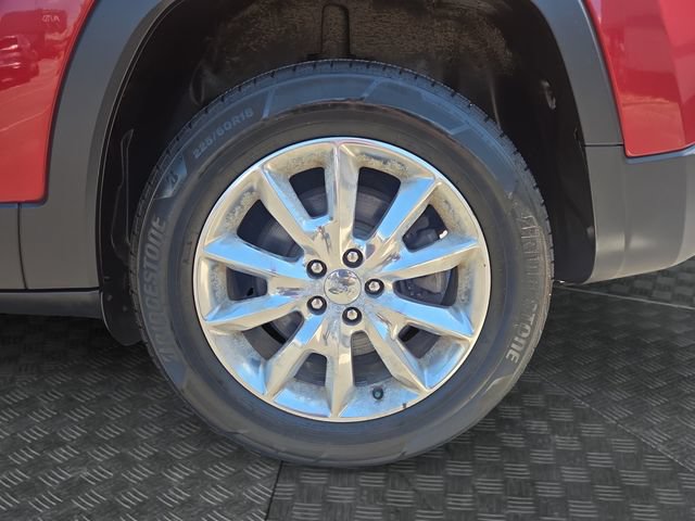 Used 2015 Jeep Cherokee Limited w/ Technology Group AWD/4WD image 36