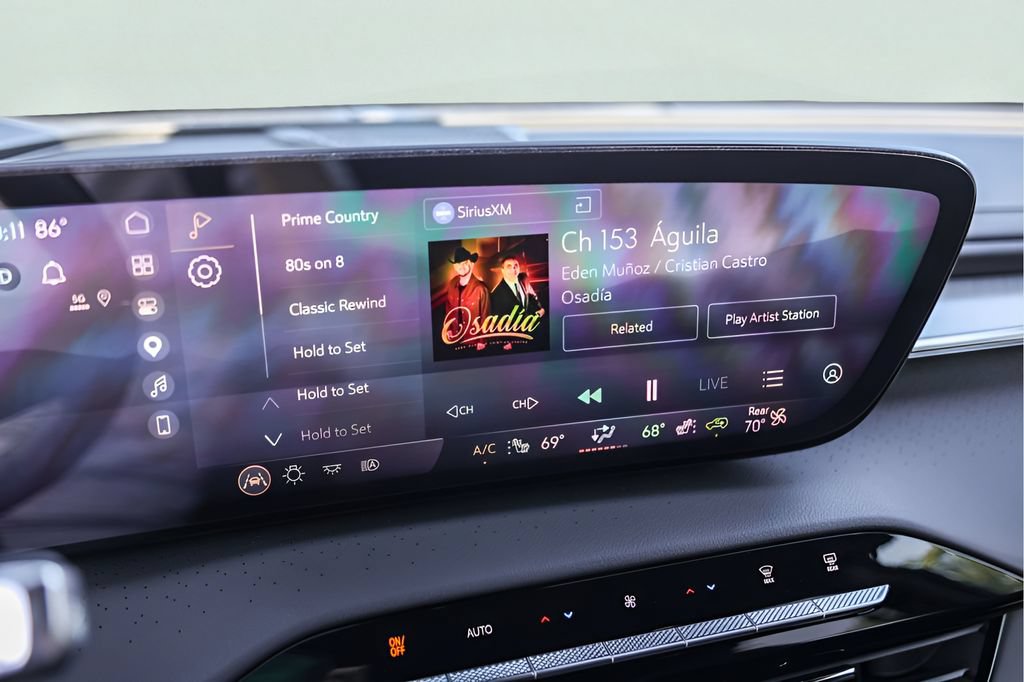Used 2025 Buick Enclave Avenir w/ Super Cruise Package FWD image 19