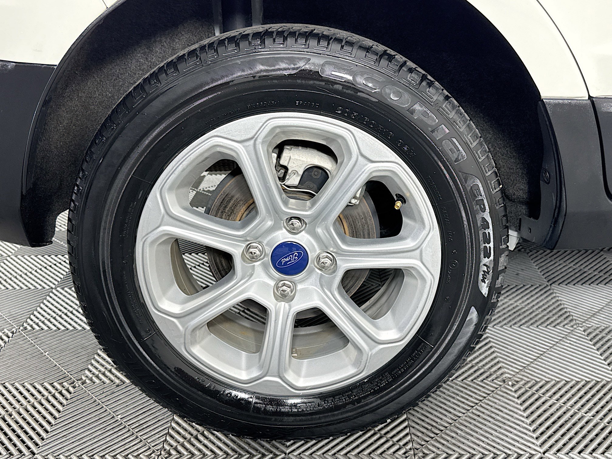 Used 2020 Ford EcoSport SE w/ SE Convenience Package image 32