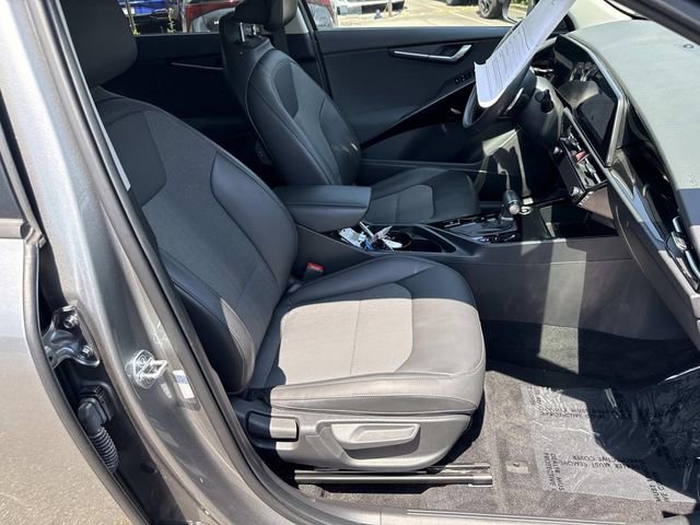 Used 2023 Kia Niro EX FWD image 9