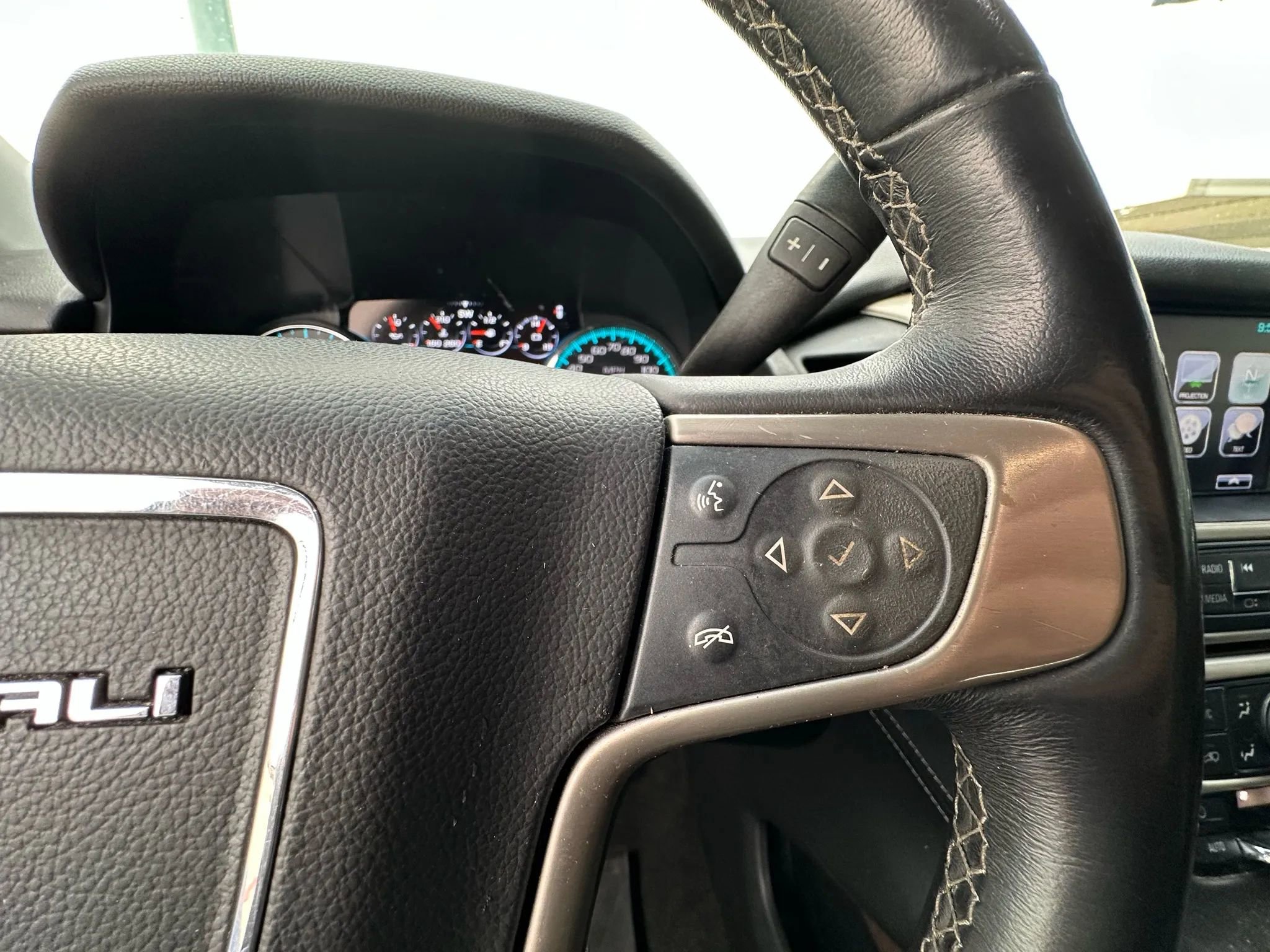 Used 2018 GMC Yukon Denali w/ Open Road Package AWD/4WD image 33