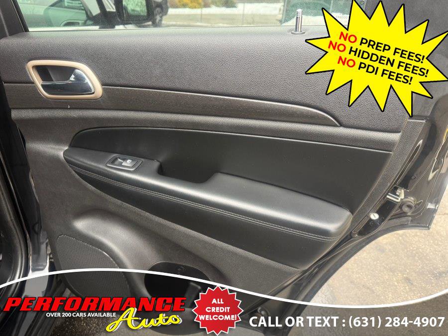 Used 2017 Jeep Grand Cherokee Laredo w/ Quick Order Package 23E AWD/4WD image 23