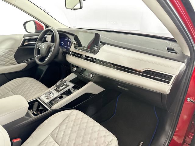 Used 2023 Mitsubishi Outlander SEL image 30