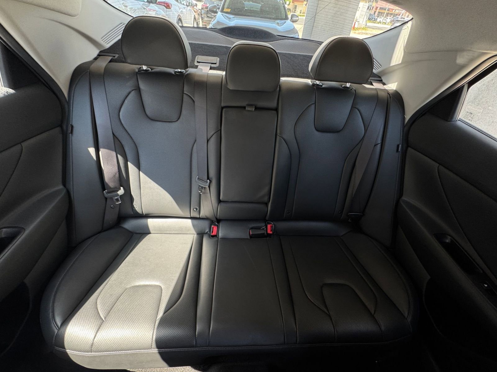 Used 2025 Hyundai Elantra Limited FWD image 41