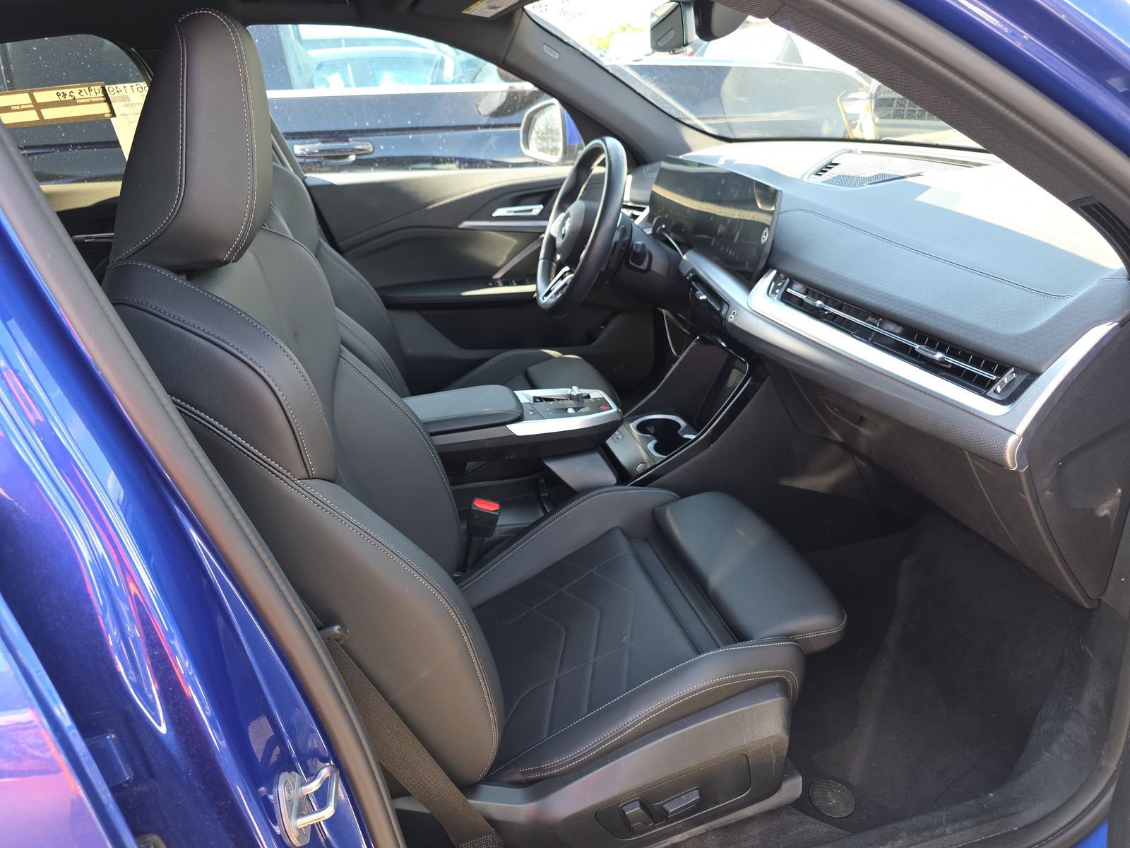 Used 2025 BMW X2 xDrive28i w/ M Sport Package AWD/4WD image 6