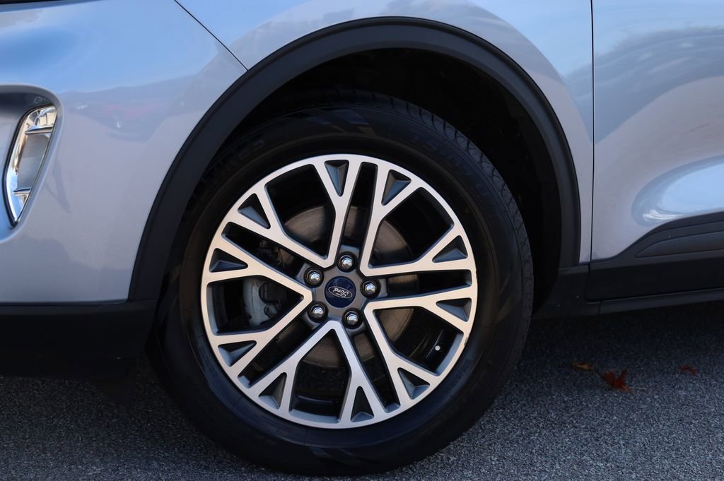 Used 2022 Ford Escape SEL w/ Technology Package image 3
