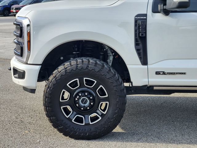 Used 2025 Ford F250 Platinum w/ FX4 Off-Road Package image 5