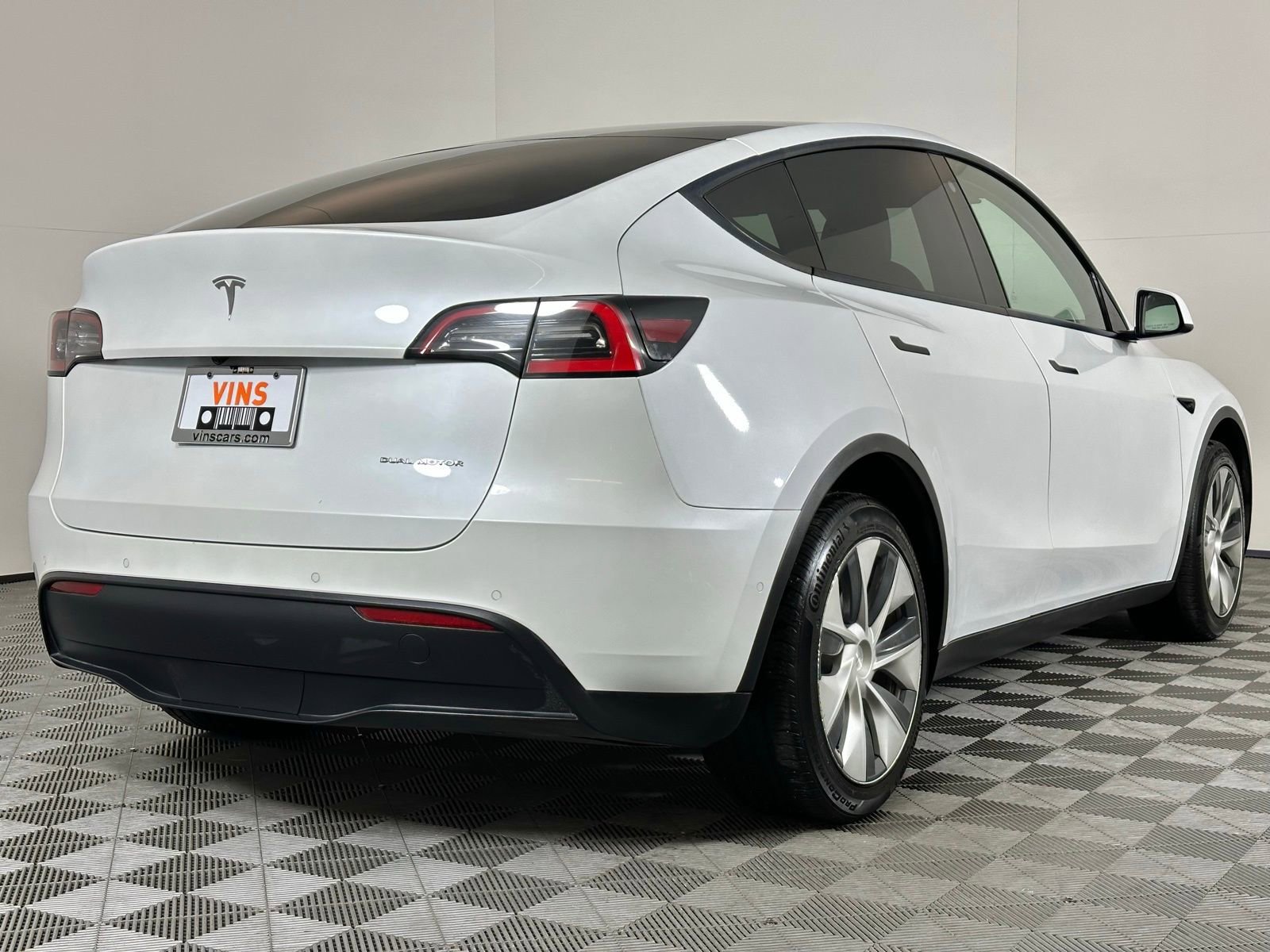 Used 2022 Tesla Model Y Long Range image 4
