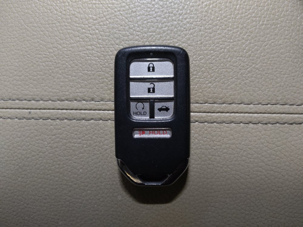 Used 2017 Honda Accord EX image 32