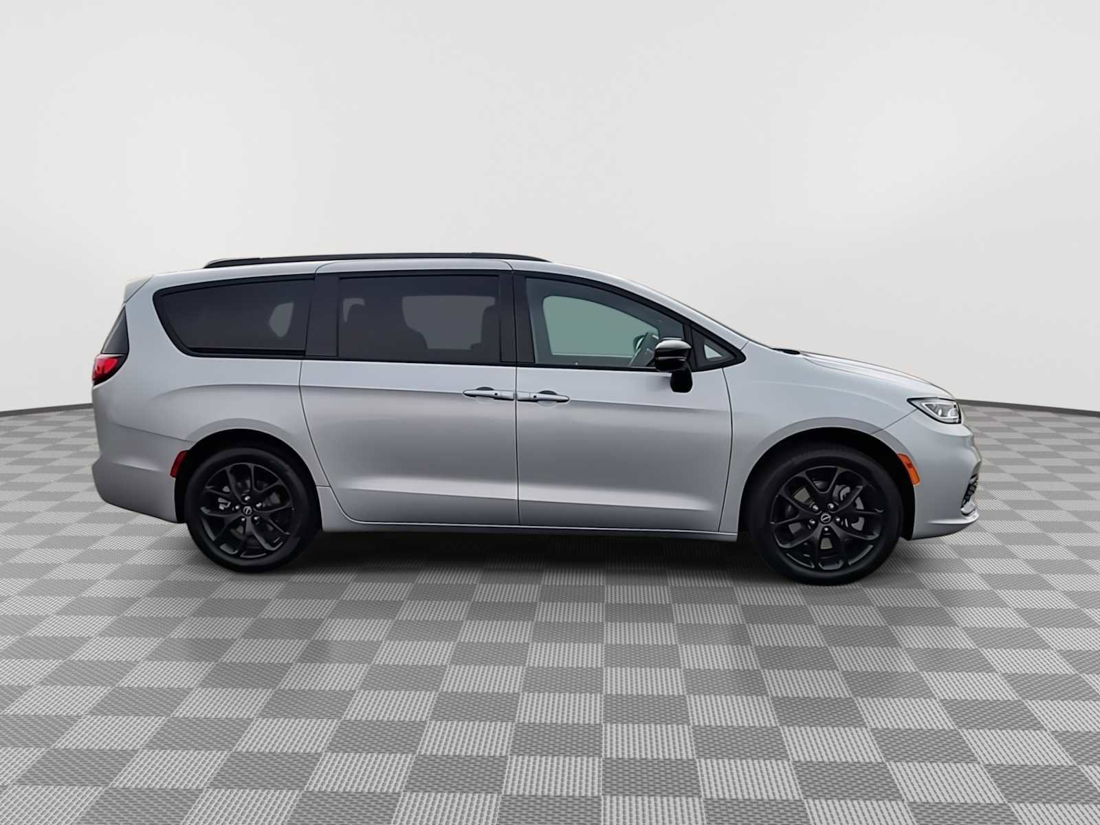 New 2026 Chrysler Pacifica Select w/ S Appearance Package image 9