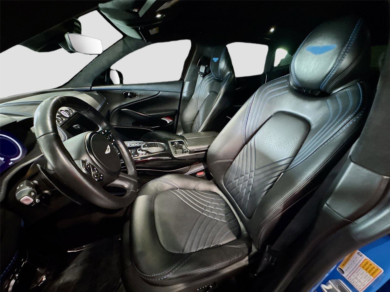 Used 2021 Aston Martin DBX image 2