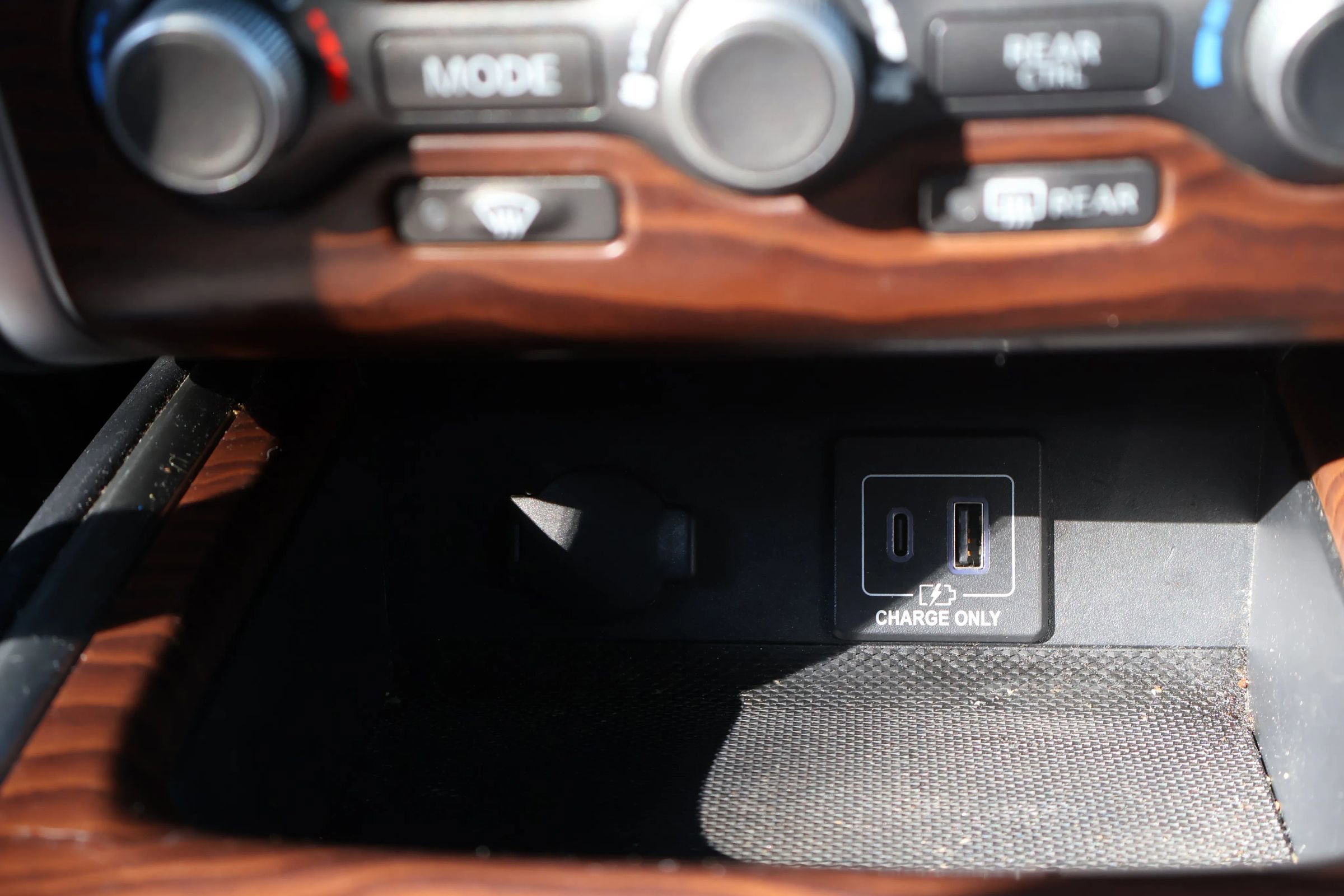 Used 2019 Nissan Pathfinder Platinum image 37