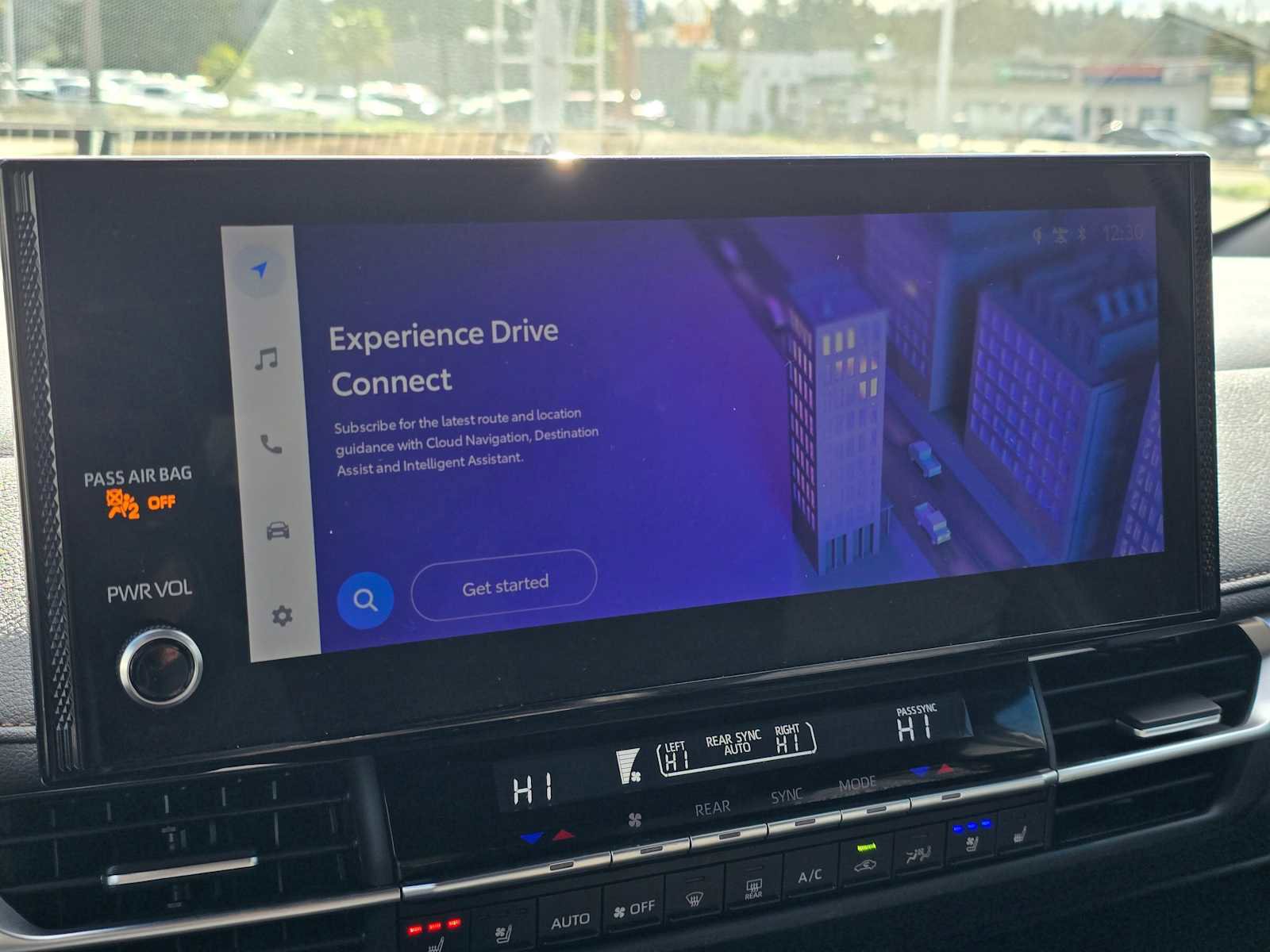 Used 2025 Toyota Sienna Platinum image 27