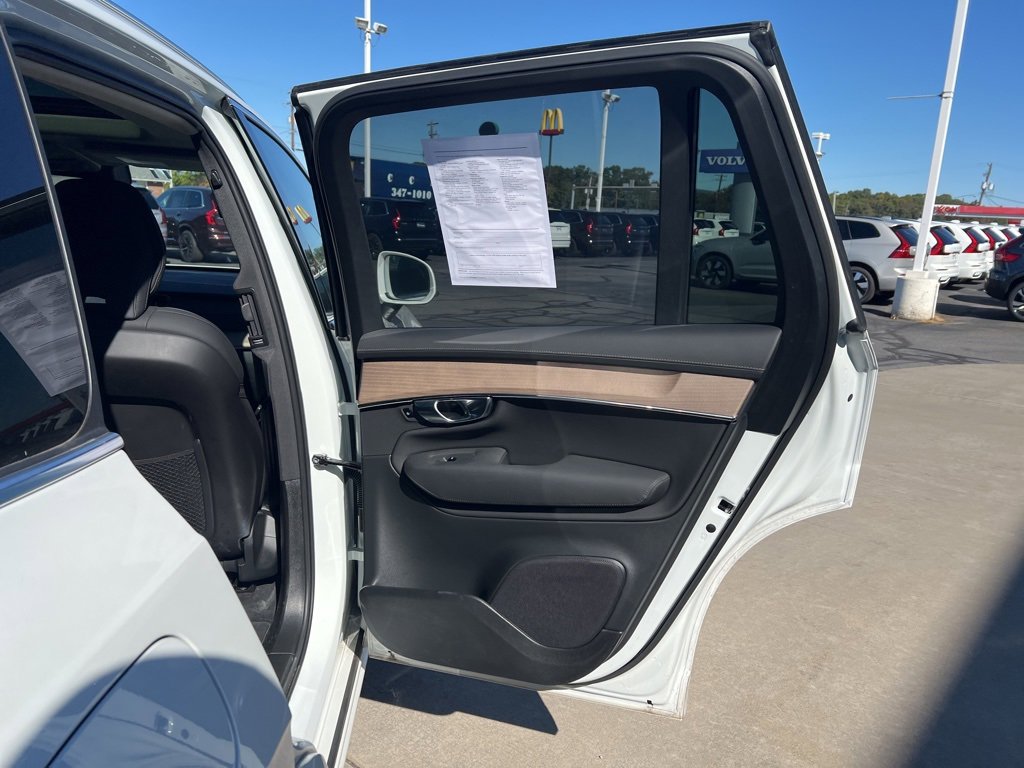Certified 2025 Volvo XC90 B5 Plus image 32