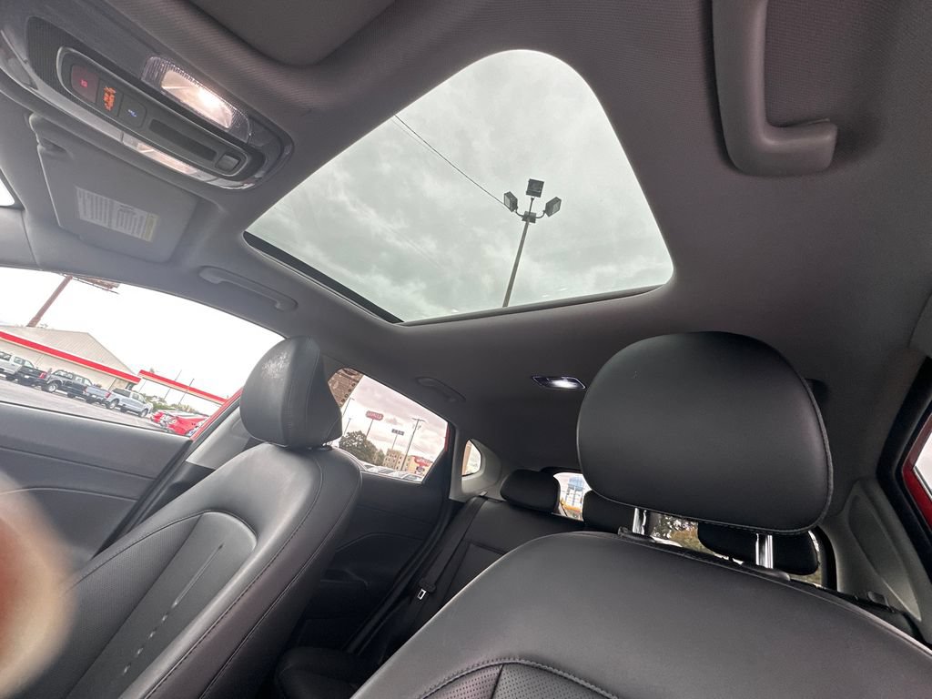 Used 2024 Hyundai Kona Limited FWD image 32