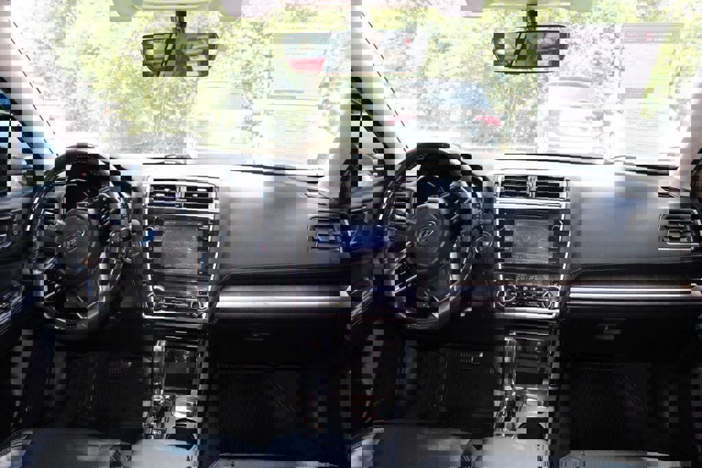 Used 2018 Subaru Outback 2.5i Limited image 11