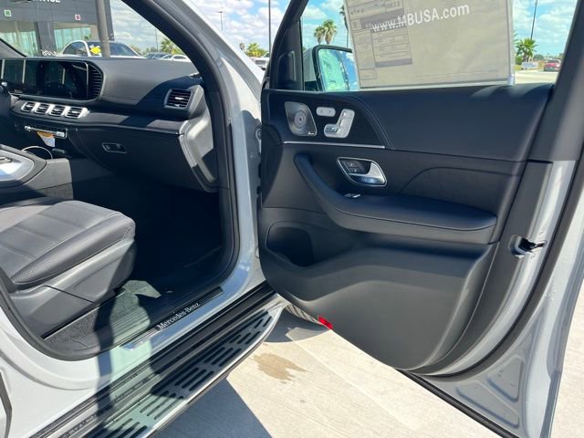 New 2026 Mercedes-Benz GLS 580 4MATIC image 22