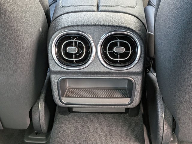 Used 2024 Mercedes-Benz C 300 4MATIC Sedan image 17