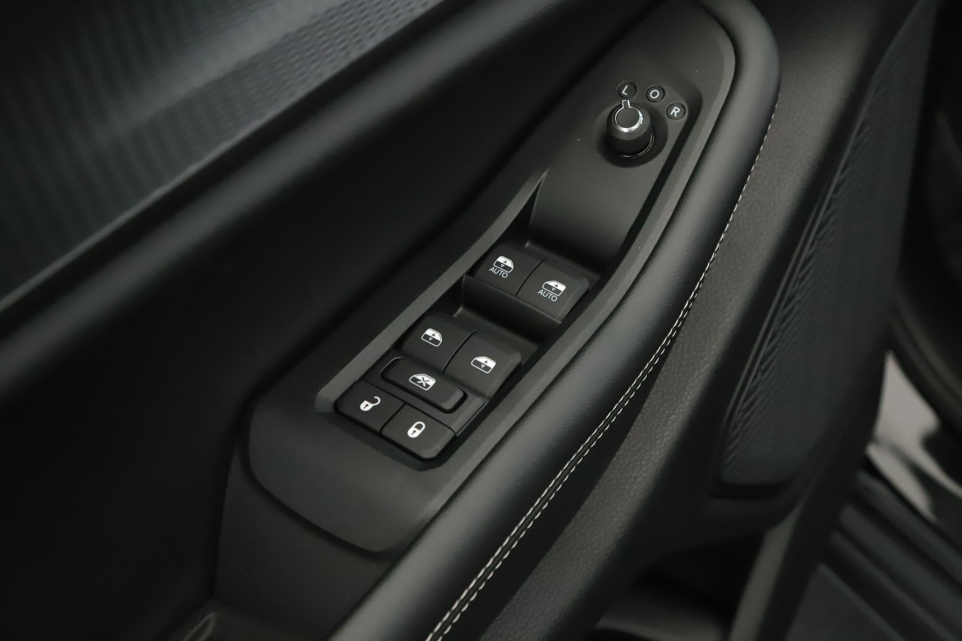 New 2025 Jeep Grand Cherokee Altitude image 7