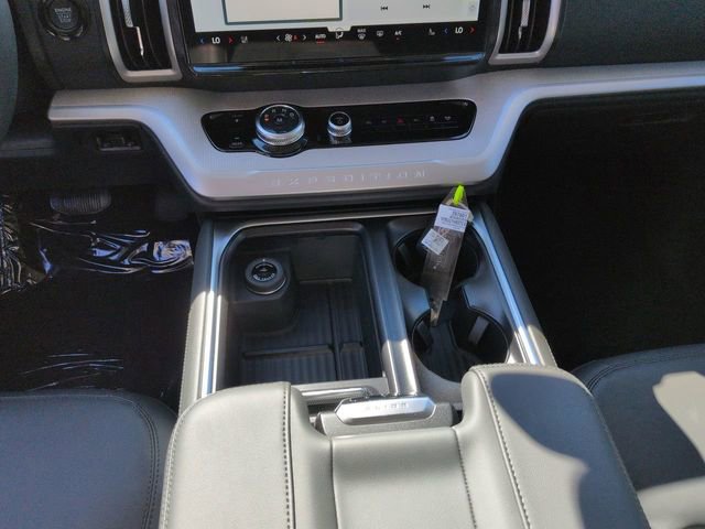 New 2026 Ford Expedition Active image 19